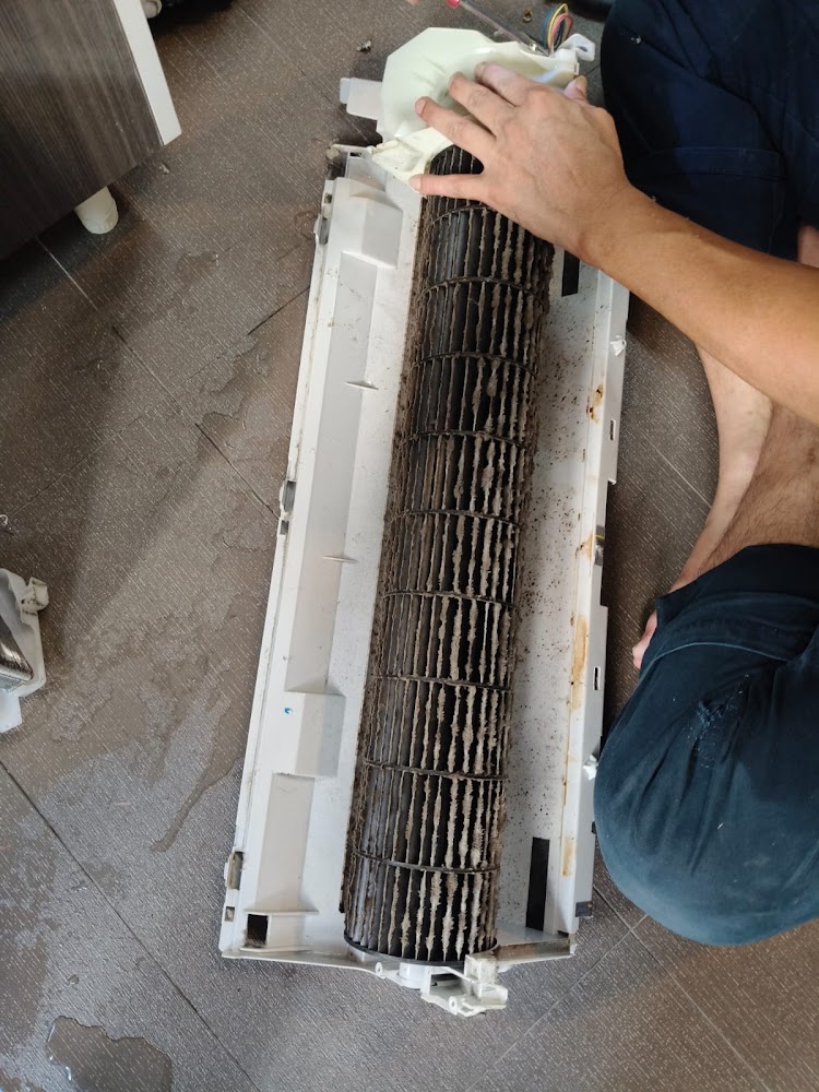 AIREMASTER PTE. LTD. Aircon Servicing Singapore